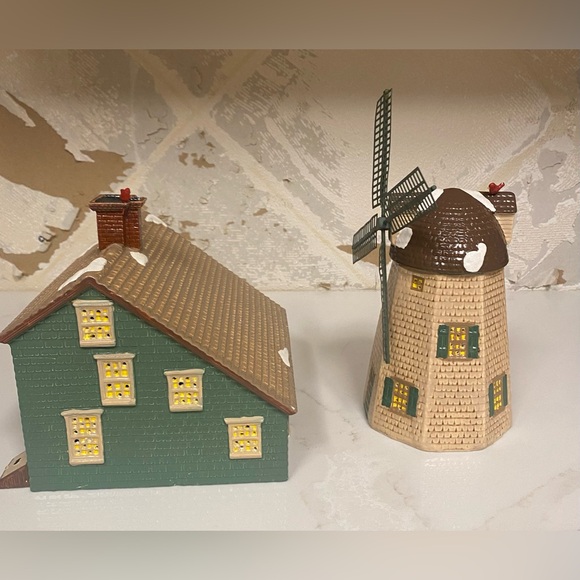 Dept 56 Snow Village Home Sweet Home (House and Windmill) 56.51268 Retired - Picture 2 of 4